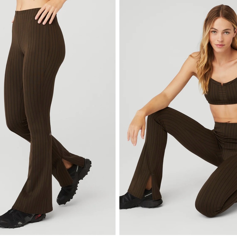 ALO YOGA ZIP IT FLARE PINSTRIPE LEGGING.